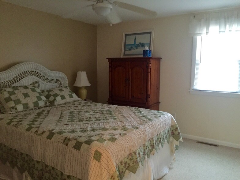 Master Bedroom - 1 Sandpiper Ln