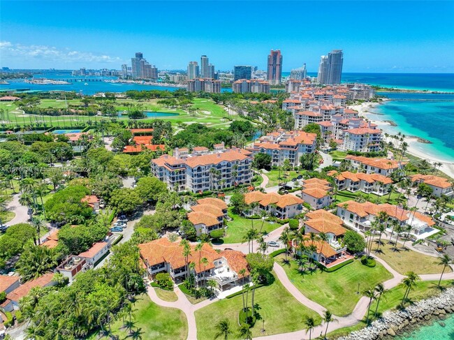 Building Photo - 19144 Fisher Island Dr