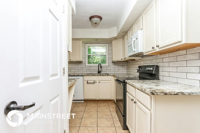 Building Photo - 1353 Meadow Dr