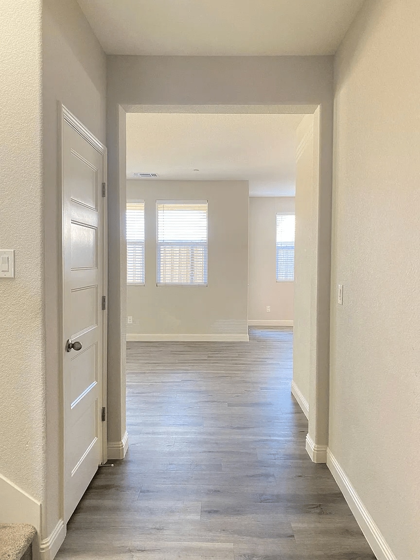 Building Photo - 220 Uccello Way
