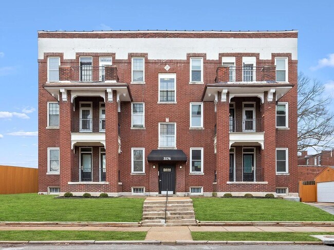 Building Photo - 3176 Gustine Ave