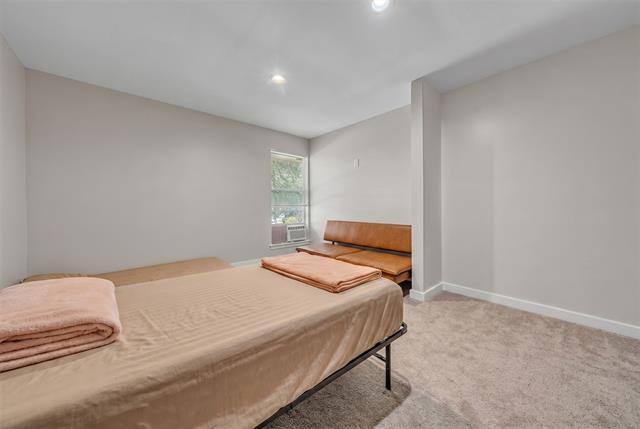 Building Photo - 6801 Penhurst Dr