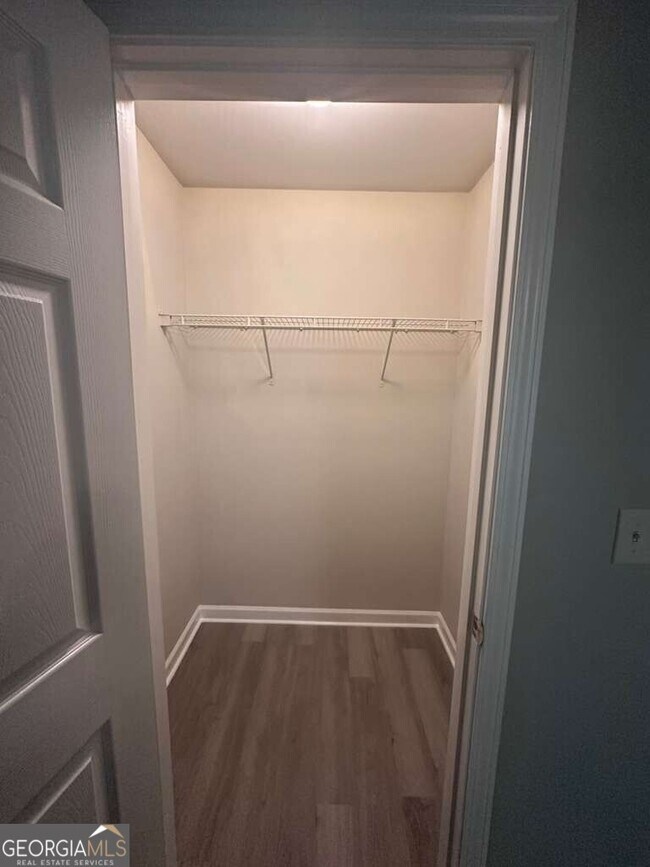 Building Photo - 400 Stonehaven Cir
