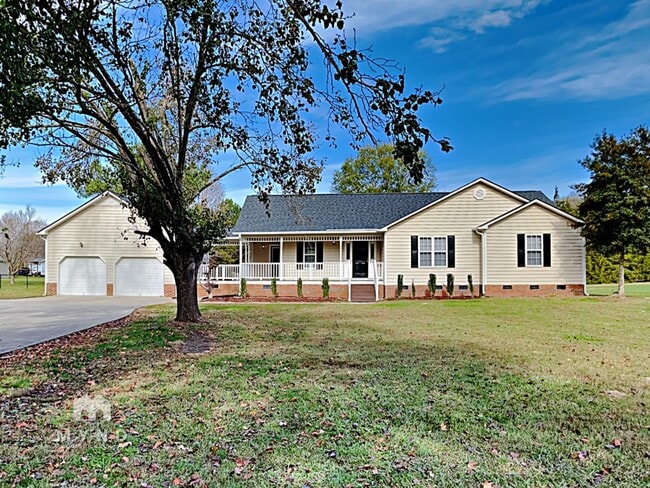 Primary Photo - 104 Carrington Dr