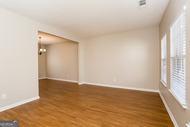 Building Photo - 1607 Thornwick Trace