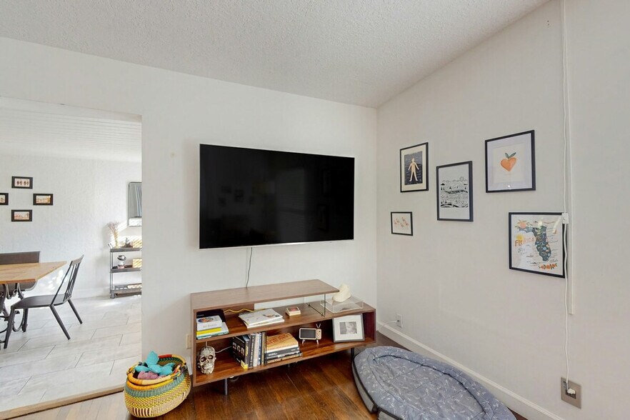 Building Photo - 2501 Weber St