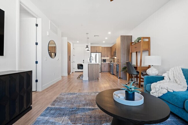 Building Photo - 15825 N 71st St