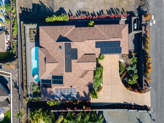 Building Photo - Kona Vistas 3 bedroom 2.5 bath fully furnished home with a pool & office