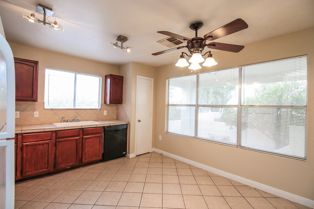 Building Photo - 1158 N Florence Dr