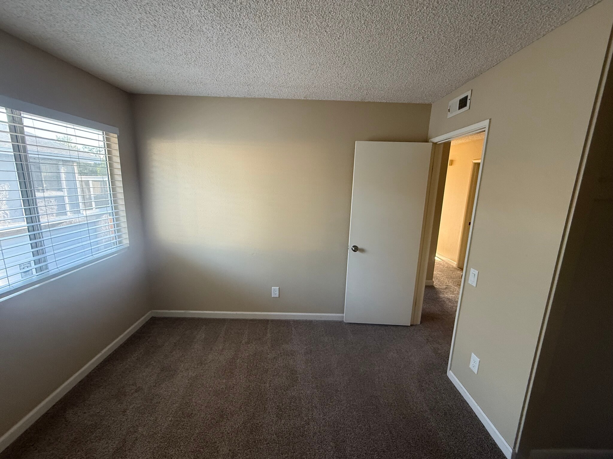 Room 1 - 836 Pillar Point Way