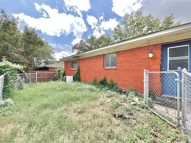 Building Photo - 2614 Denison St