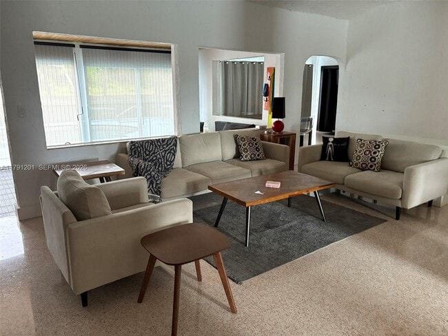 Building Photo - 6003 S Indian River Dr