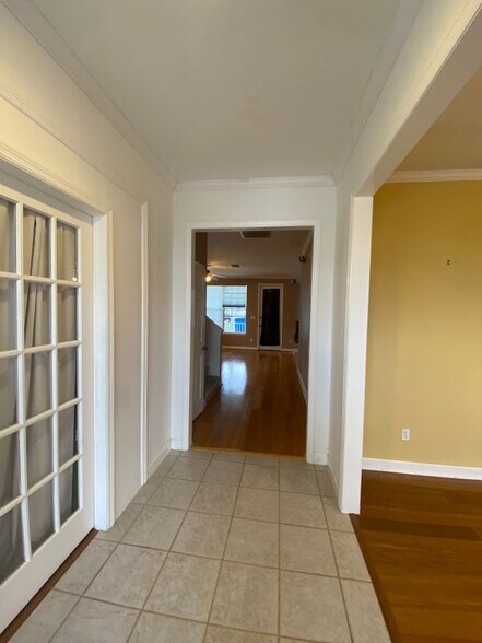 Building Photo - 2549 Twain Dr