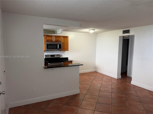 Building Photo - 1801 S Treasure Dr