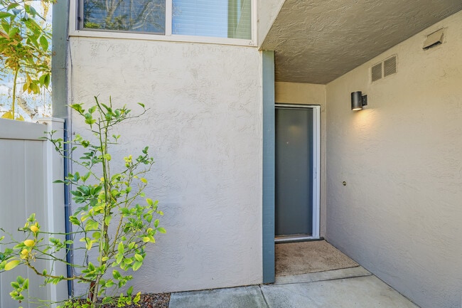 Building Photo - 791 Partridge Cmn