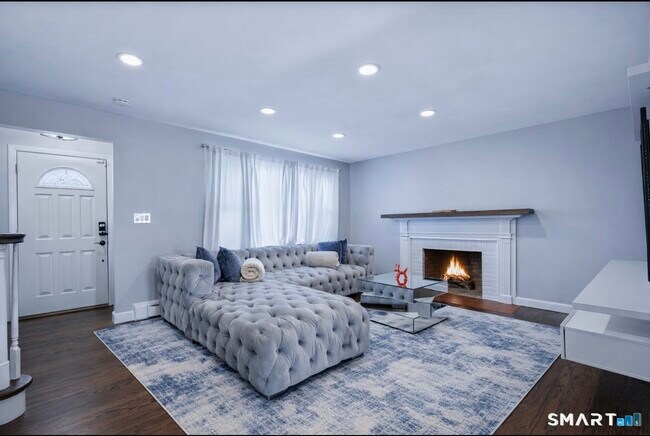 Building Photo - 457 Summit St