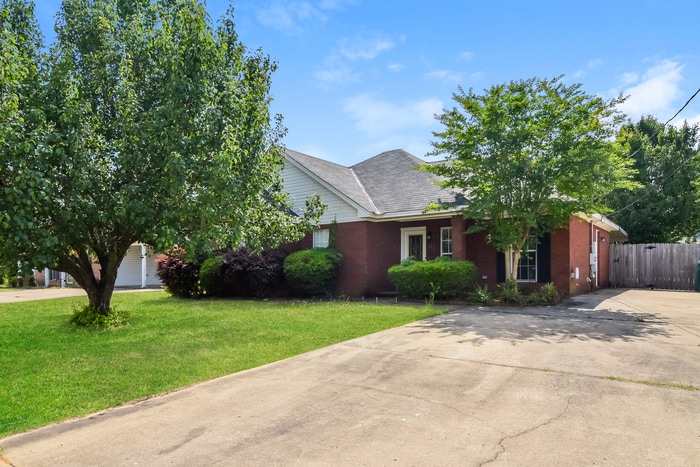 Primary Photo - 87 Faulk Dr