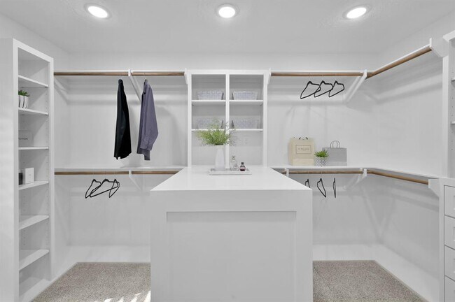 Building Photo - 35 Fernglen Dr