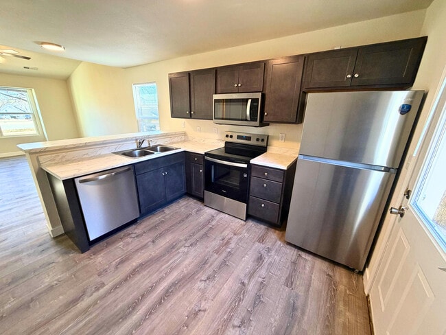 Building Photo - 1709 Hanover Blvd