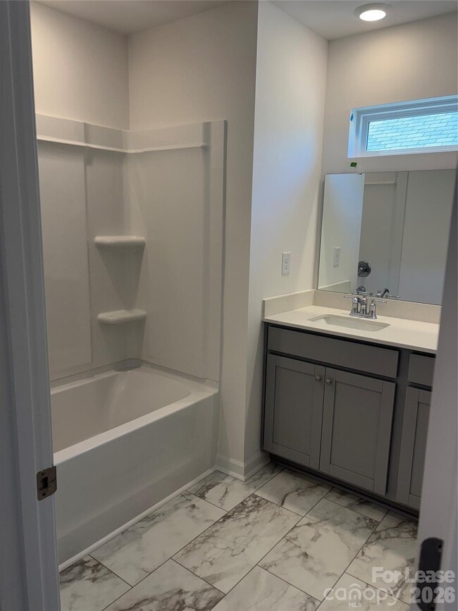 Building Photo - 2012 Highland Park Dr