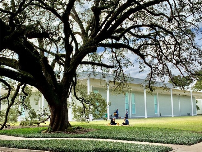 Building Photo - 2608 Hopkins St