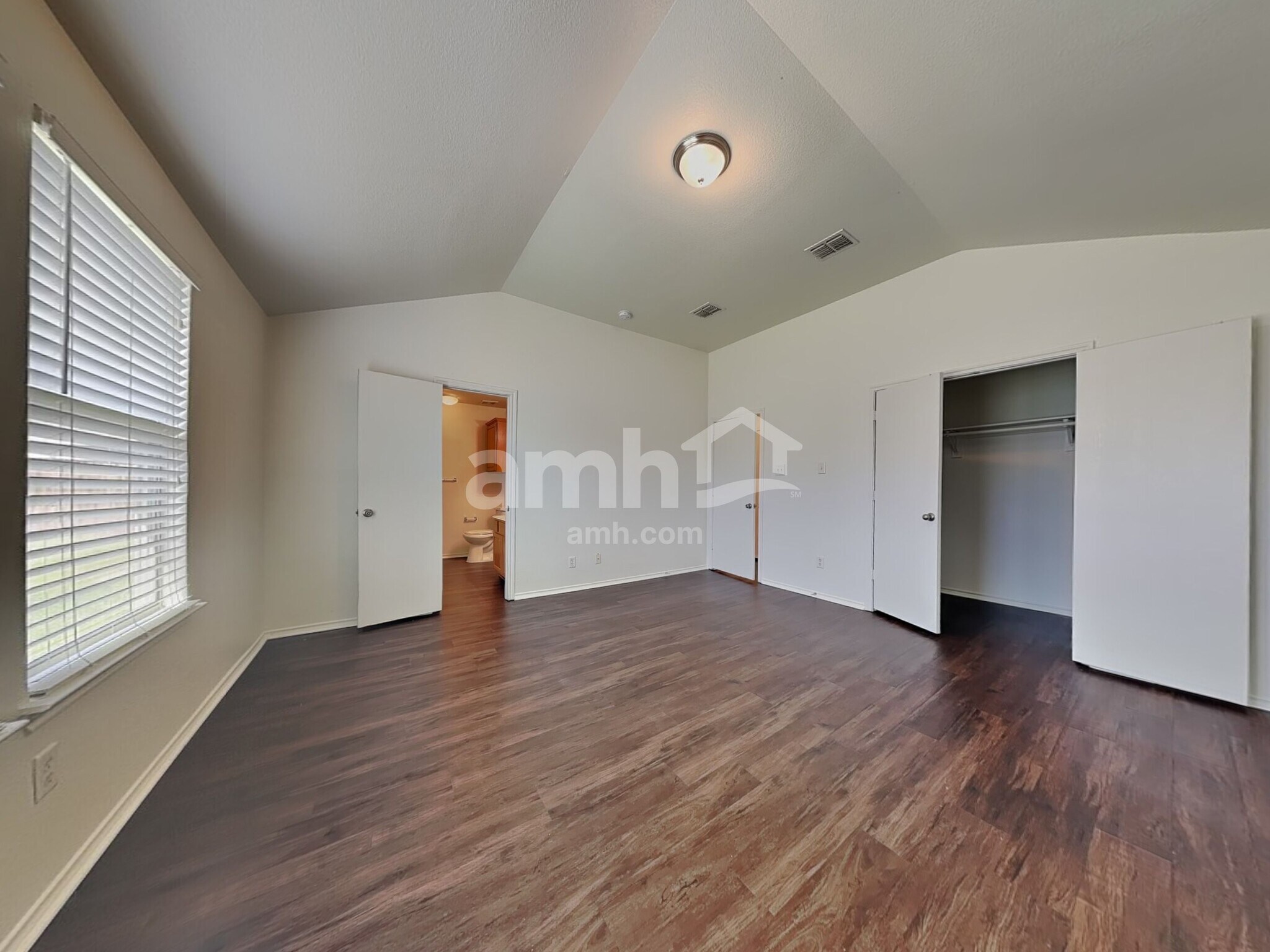 Building Photo - 9421 Pastime Ct