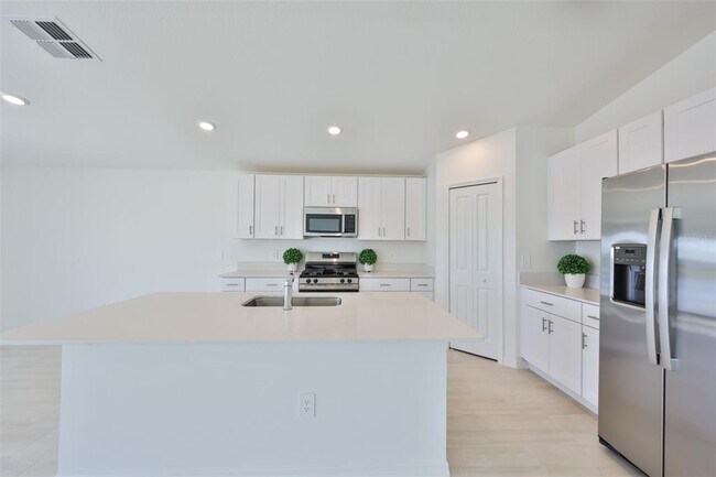 Building Photo - 12418 RADIANT CRYSTAL ROSE