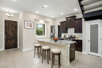 Building Photo - 529 Lone Shadow Dr