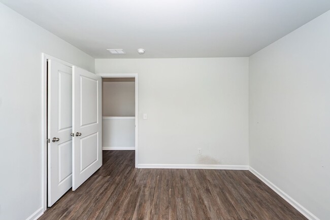 Building Photo - 4 Bedroom 2.5 Bath Home in Cane Bay Planta...
