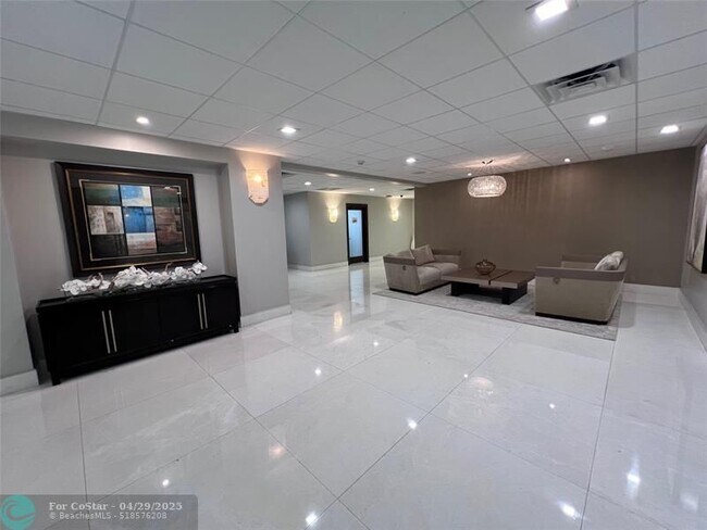 Building Photo - 3500 Galt Ocean Dr