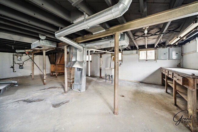 Building Photo - 14920 Washburn St