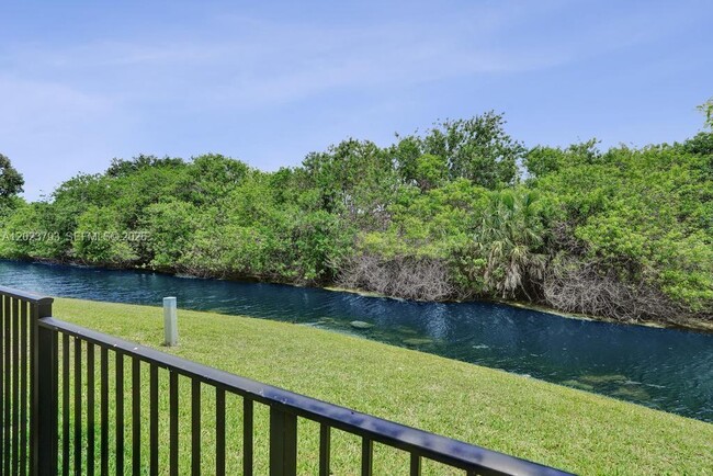 Building Photo - 21461 Sawmill Ct