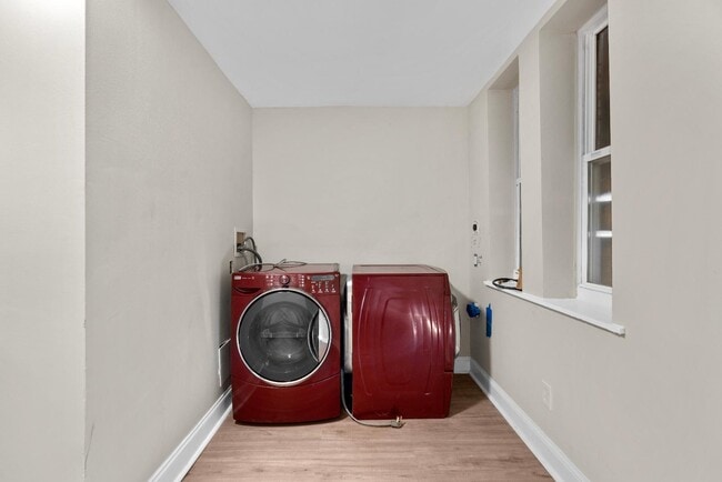 Building Photo - 434 N Patterson Park Ave