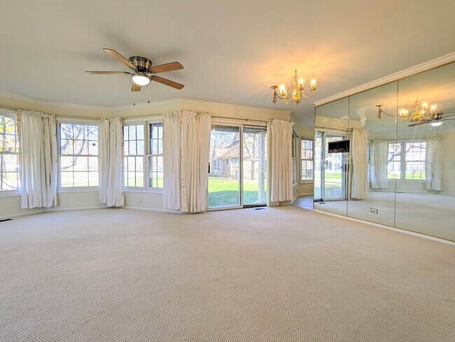Building Photo - 309 Willow Pkwy