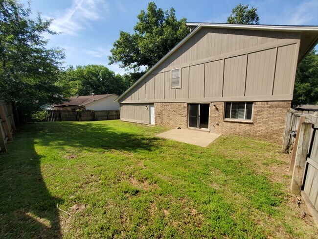 Building Photo - 32 Del Tara Dr