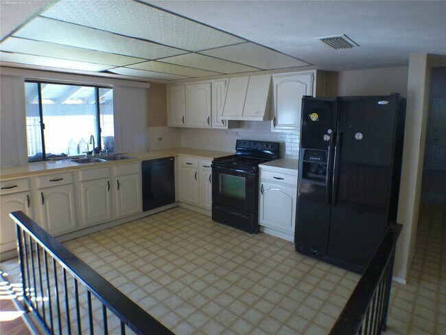 Building Photo - 15823 Ironside Hill Dr