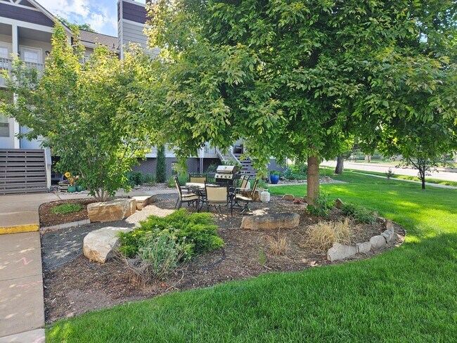 Building Photo - Updated Fort Collins Townhouse with Garage, Private Balcony & Central Location!