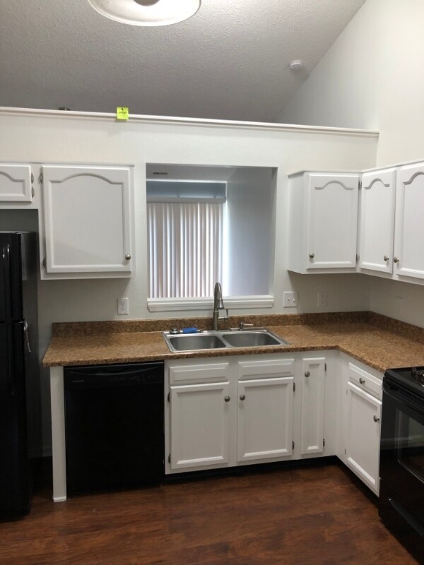 Building Photo - 137 Broadmoor Bend