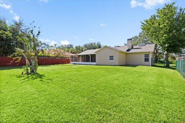 Building Photo - 2385 SW Neal Rd