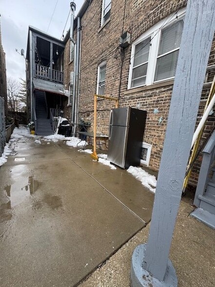 Building Photo - 4239 W George St