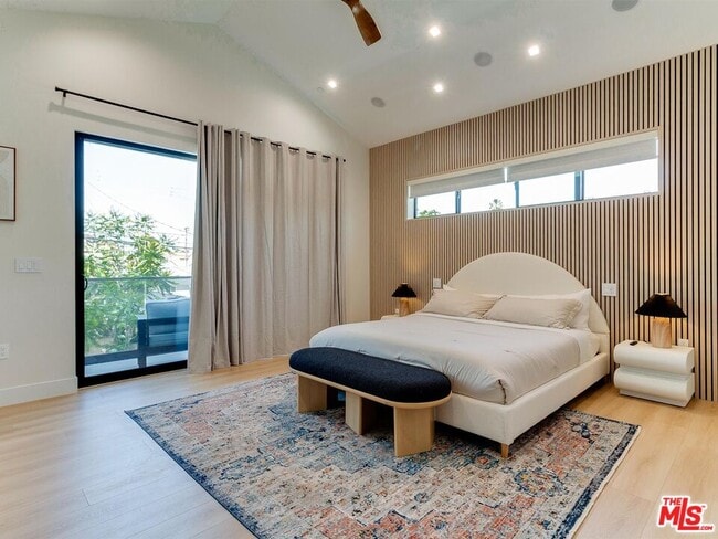 Building Photo - 5929 Hesperia Ave