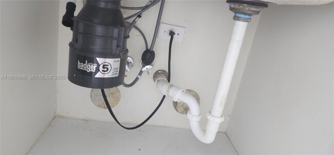 Building Photo - 8545 SW 152nd Ave