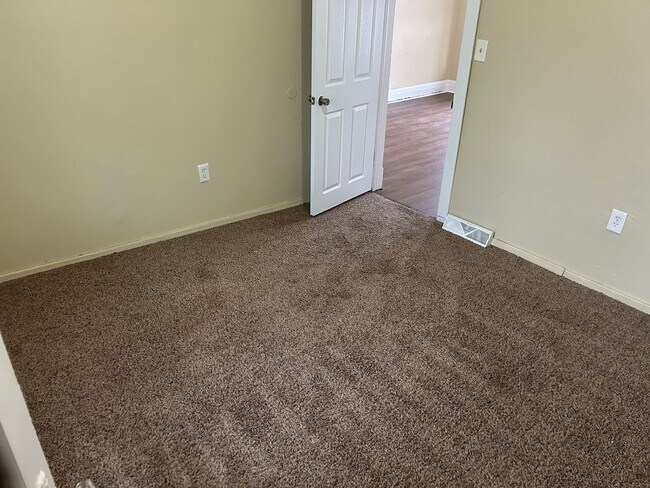 Building Photo - 409 Eastern Ave