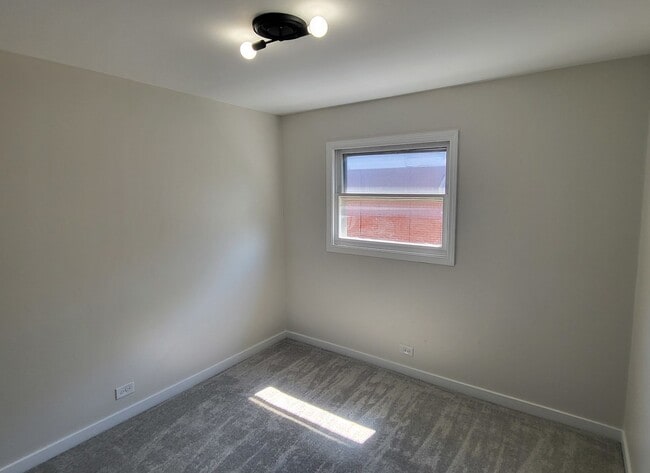 Building Photo - 9147 S Cottage Grove Ave