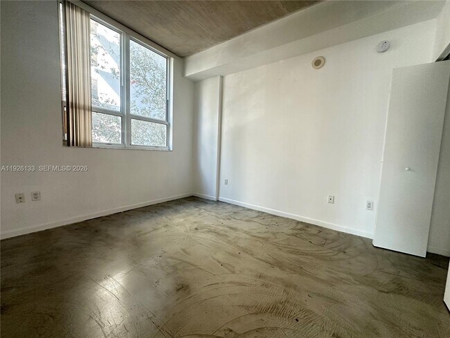 Building Photo - 234 NE 3rd St