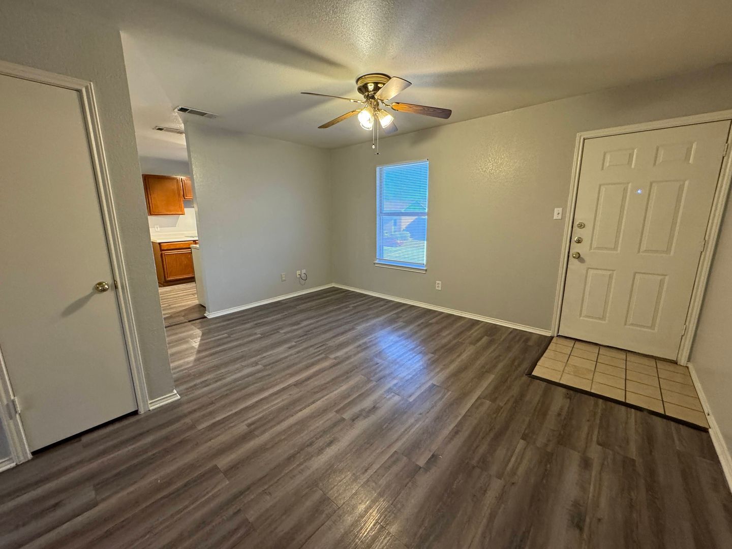 Building Photo - 1605 Benttree Dr