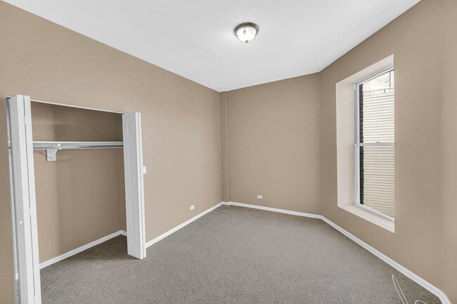 Building Photo - 6547 S Woodlawn Ave