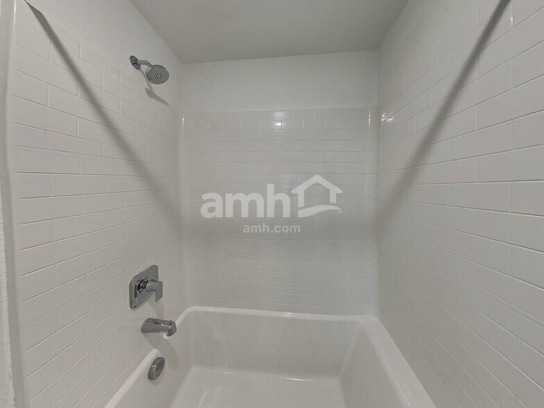 Building Photo - 10367 Bee Balm St