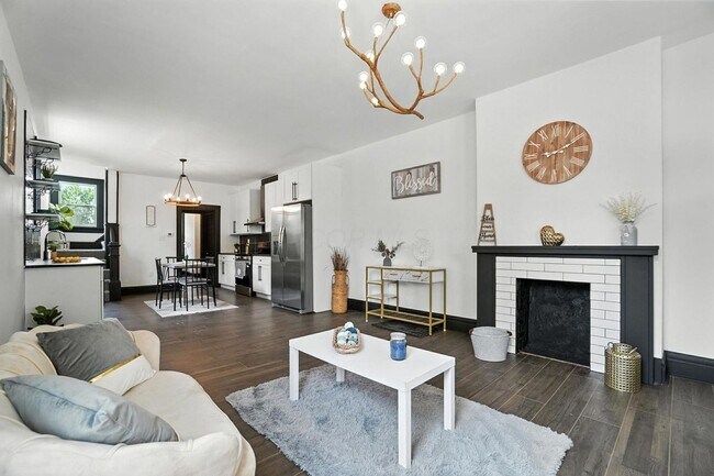 Building Photo - 887-889-889 E Livingston Ave