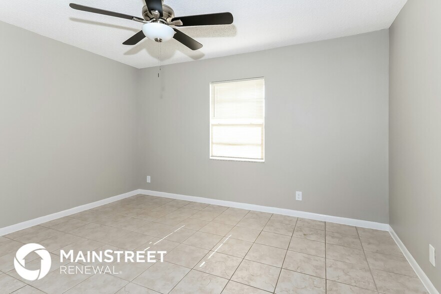 Building Photo - 2152 NE 1st Ct